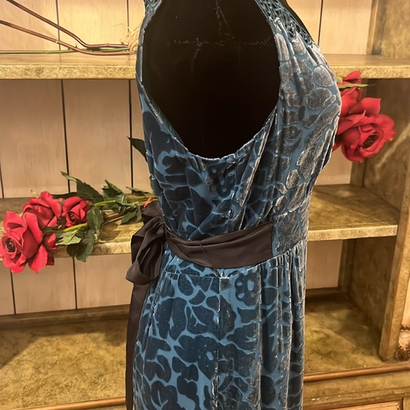 Dress - Picture 3 of 7